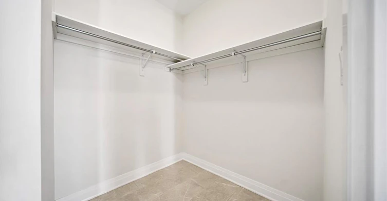 102 Settlers Road E, Oakville, ON, L6H 7W5 - 6