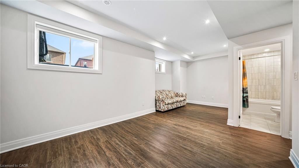 102 Settlers Road E, Oakville, ON, L6H 7W5 - 29