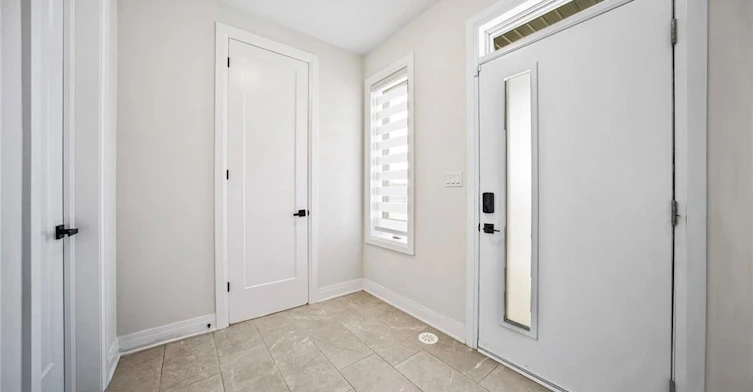 102 Settlers Road E, Oakville, ON, L6H 7W5 - 3
