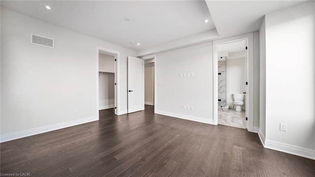 102 Settlers Road E, Oakville, ON, L6H 7W5 - 20