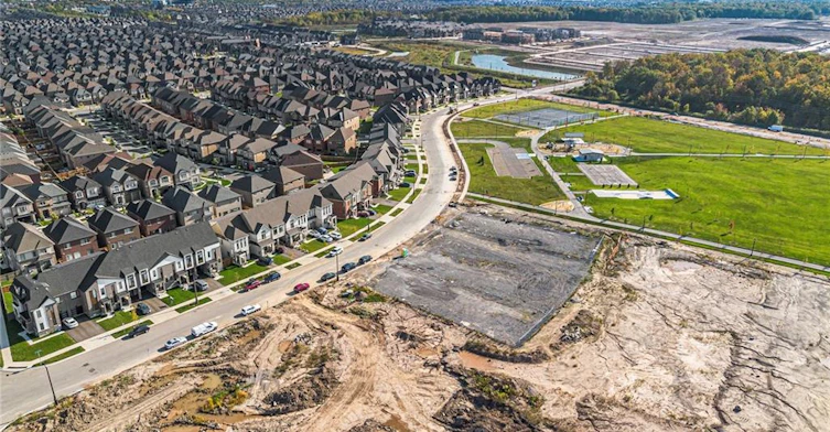 102 Settlers Road E, Oakville, ON, L6H 7W5 - 36