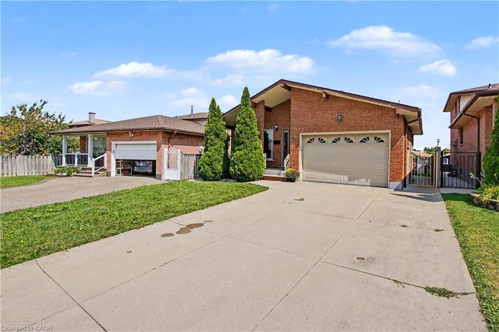 14 Indian Crescent, Hamilton, ON, L8V 4V6 - 3