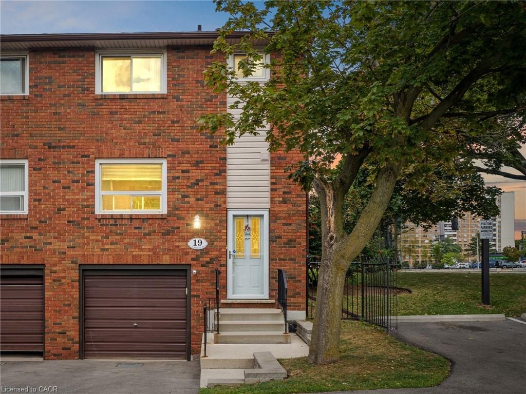 19-90 Magnolia Drive, Hamilton, ON, L9C 6R9