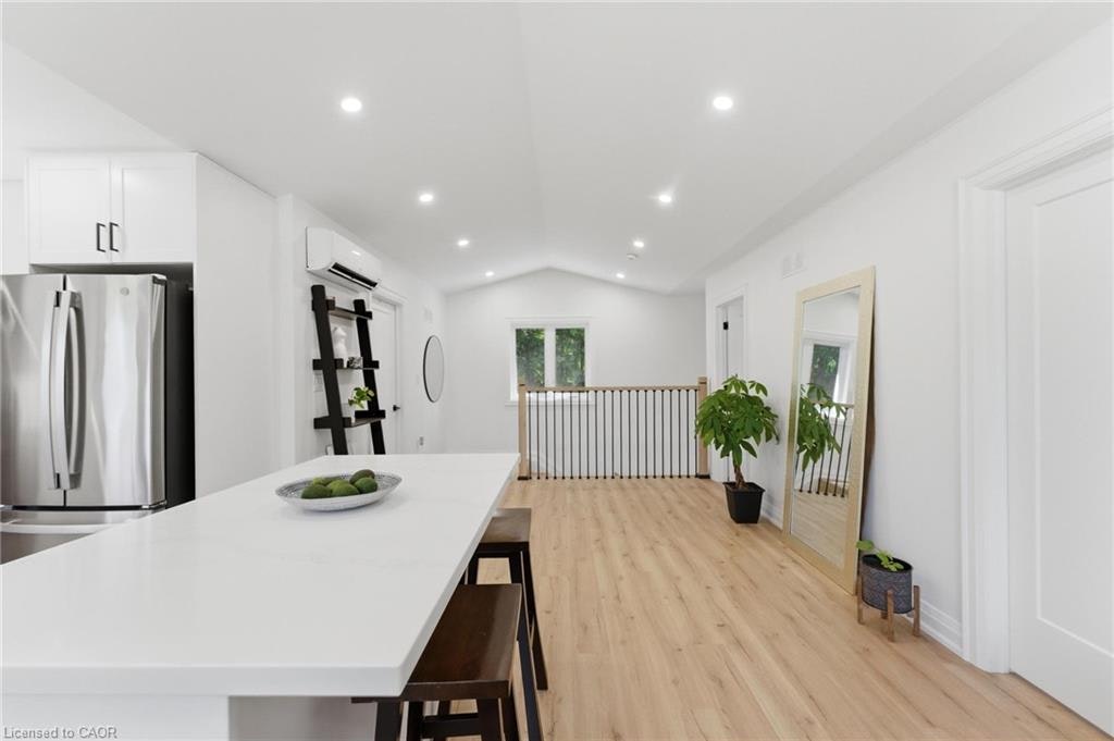 UPPER-82 Cumming Court, Hamilton, ON, L9G 1V3 - 8