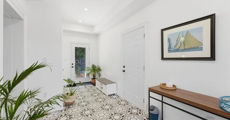 UPPER-82 Cumming Court, Hamilton, ON, L9G 1V3 - 3