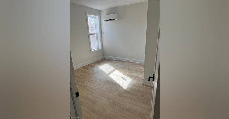 30 Victoria Avenue N, Hamilton, ON, L8L 5E1 - 2