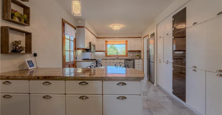 1129 Scenic Drive, Hamilton, ON, L9C 1H8 - 9