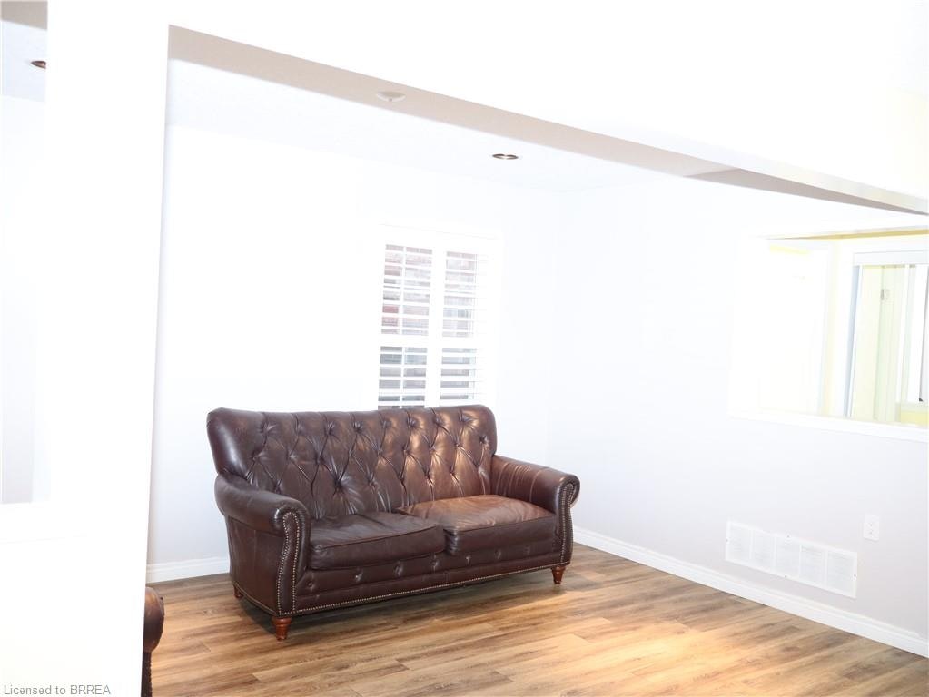 Upper-116 Blackburn Drive, Brantford, ON, N3T 6S2 - 6