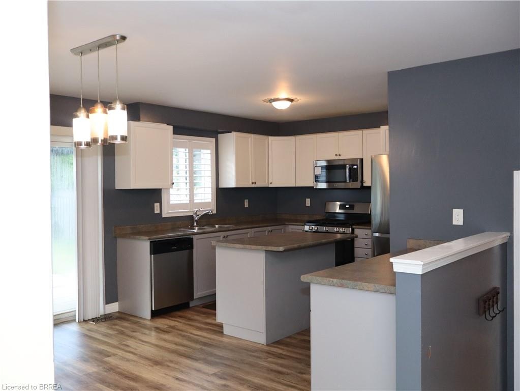 Upper-116 Blackburn Drive, Brantford, ON, N3T 6S2 - 7