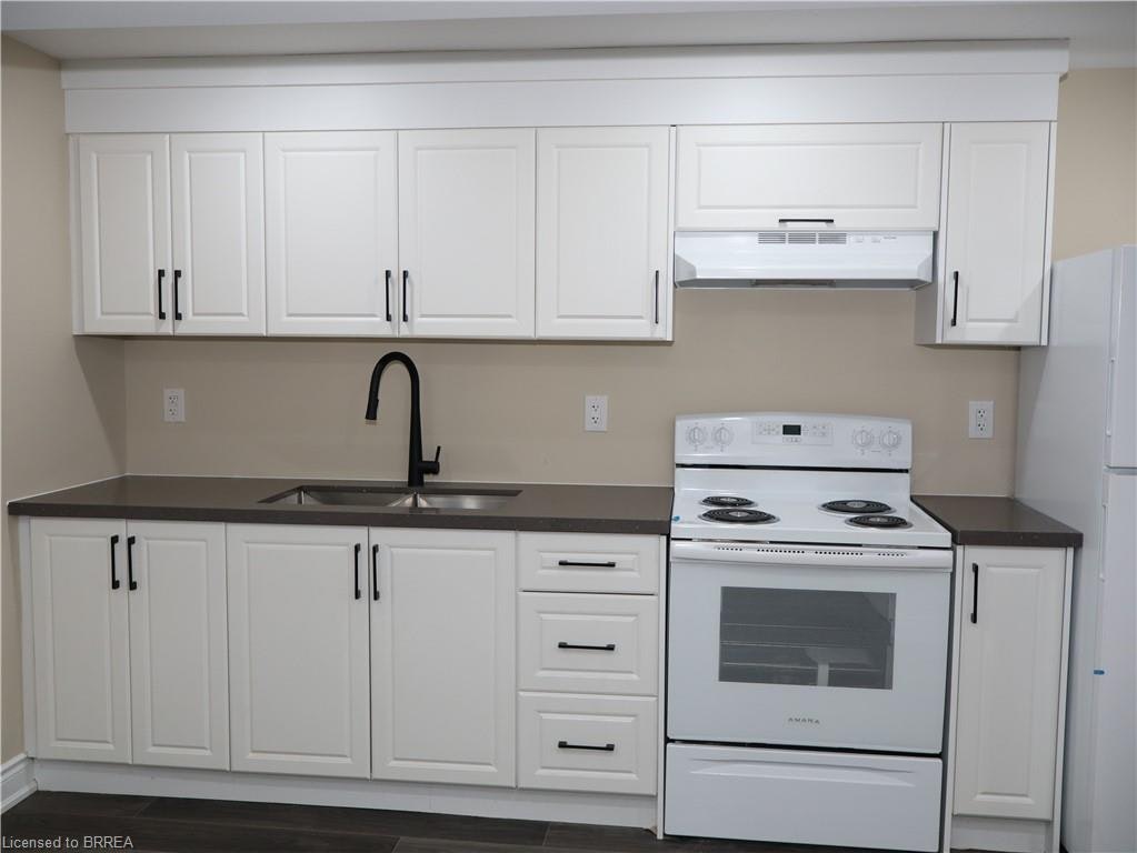 Lower-116 Blackburn Drive, Brantford, ON, N3T 6S2 - 4