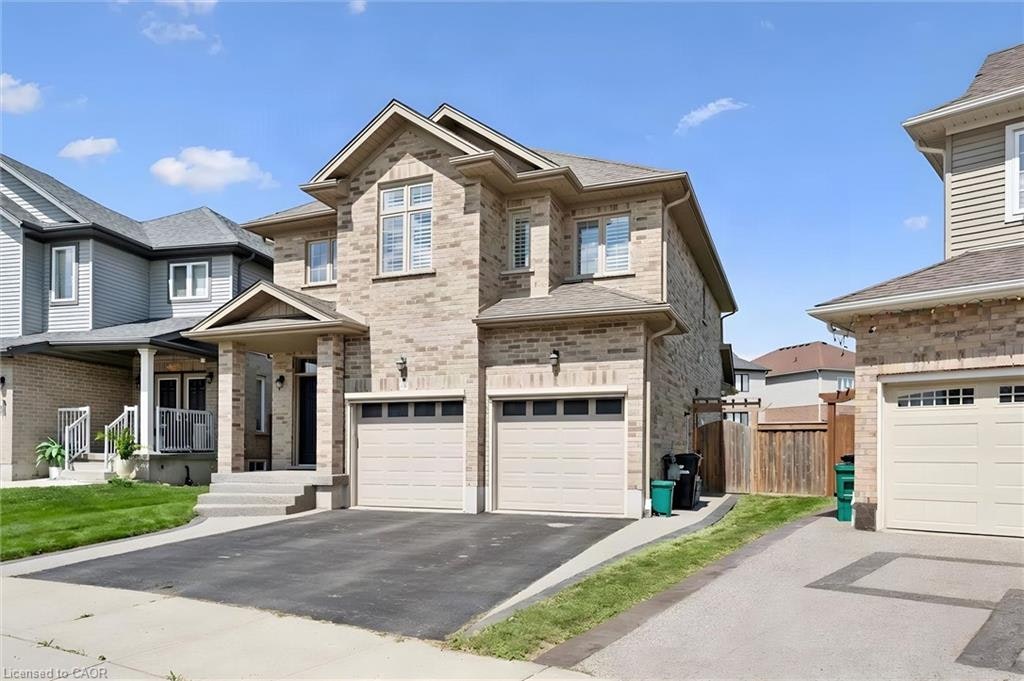 941 Eden Oak Court, Kitchener, ON, N2A 0H4