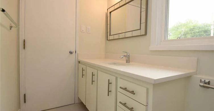 2-61 King Street W, Hamilton, ON, L9H 1T5 - 16