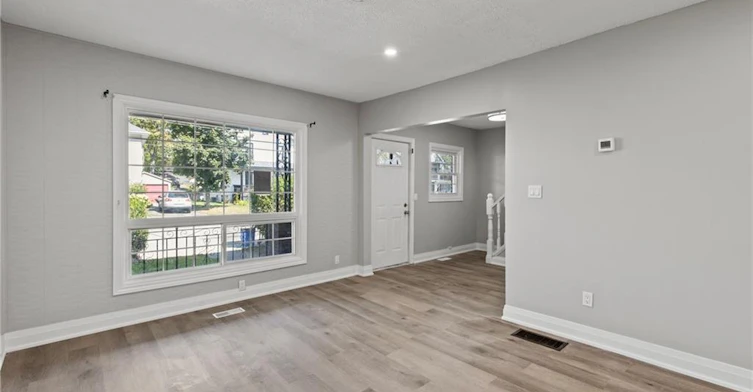 Upper-15 Mccormick Street, Welland, ON, L3C 4L8 - 6