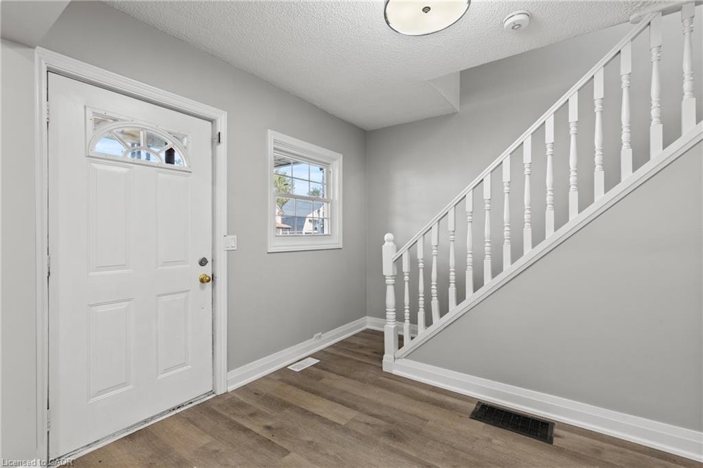 Upper-15 Mccormick Street, Welland, ON, L3C 4L8 - 4
