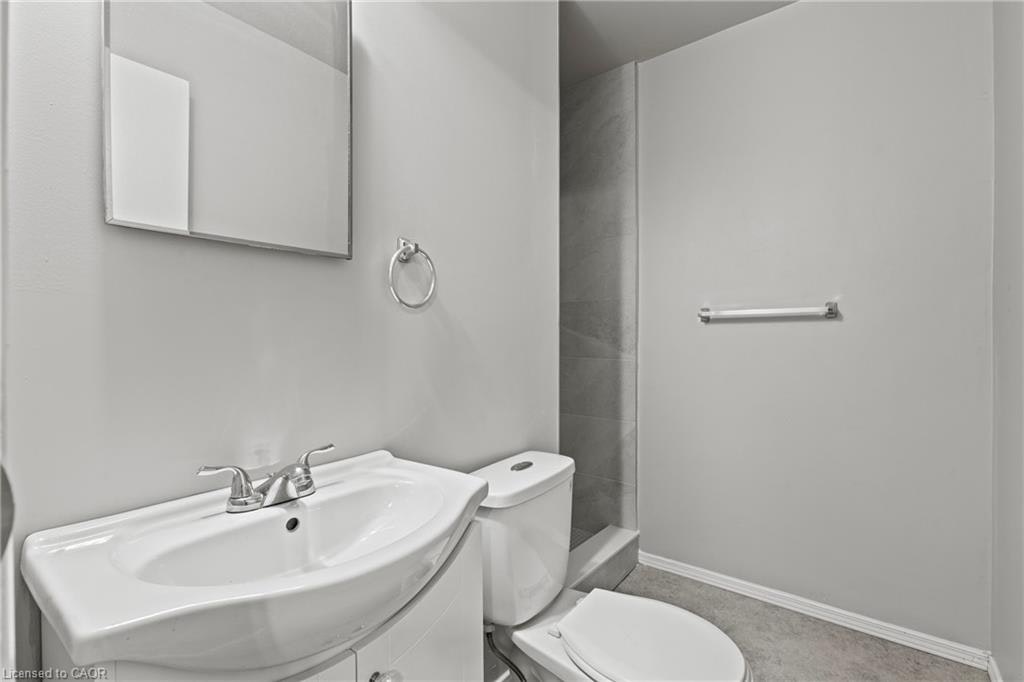 Upper-15 Mccormick Street, Welland, ON, L3C 4L8 - 12