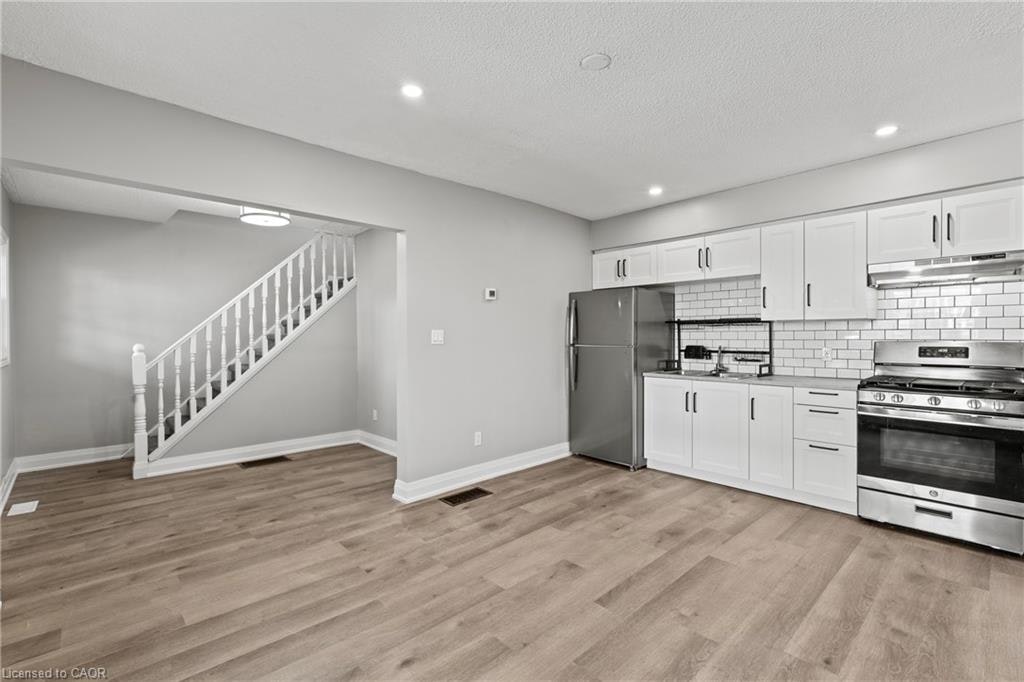 Upper-15 Mccormick Street, Welland, ON, L3C 4L8 - 8
