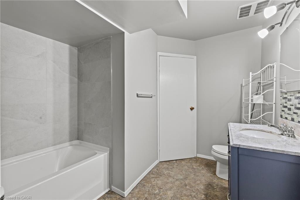Upper-15 Mccormick Street, Welland, ON, L3C 4L8 - 15
