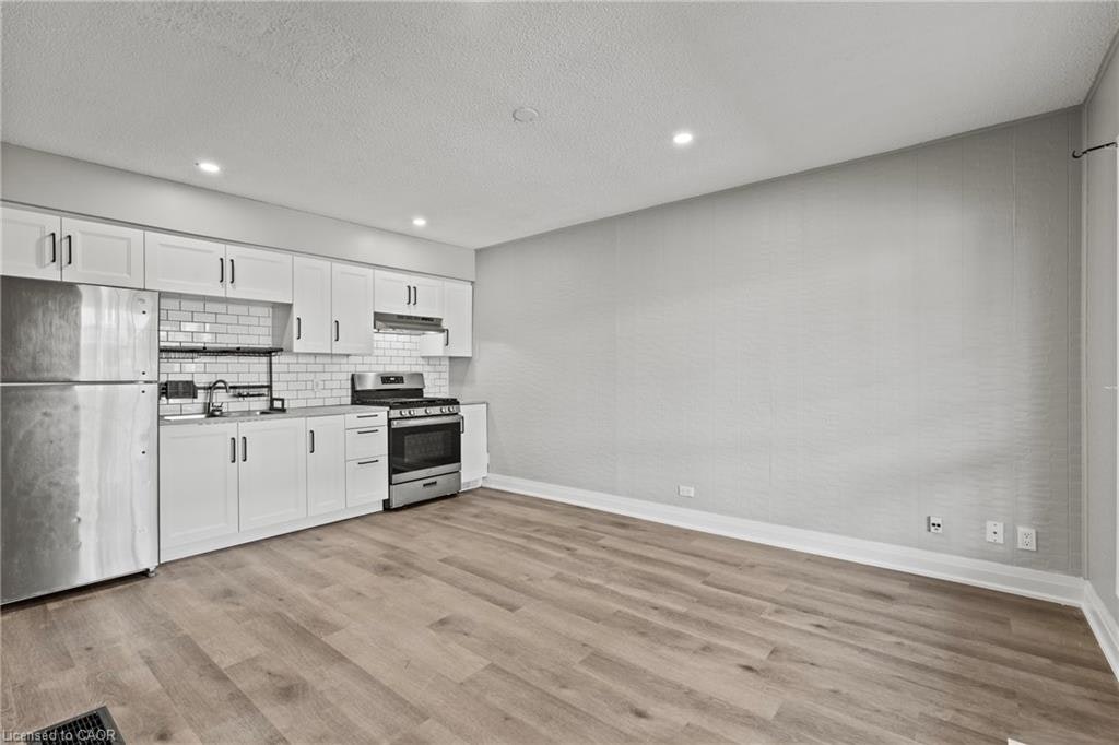 Upper-15 Mccormick Street, Welland, ON, L3C 4L8 - 7