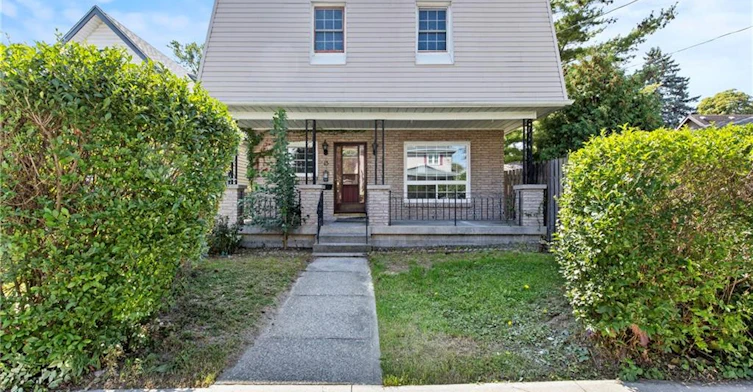 Upper-15 Mccormick Street, Welland, ON, L3C 4L8