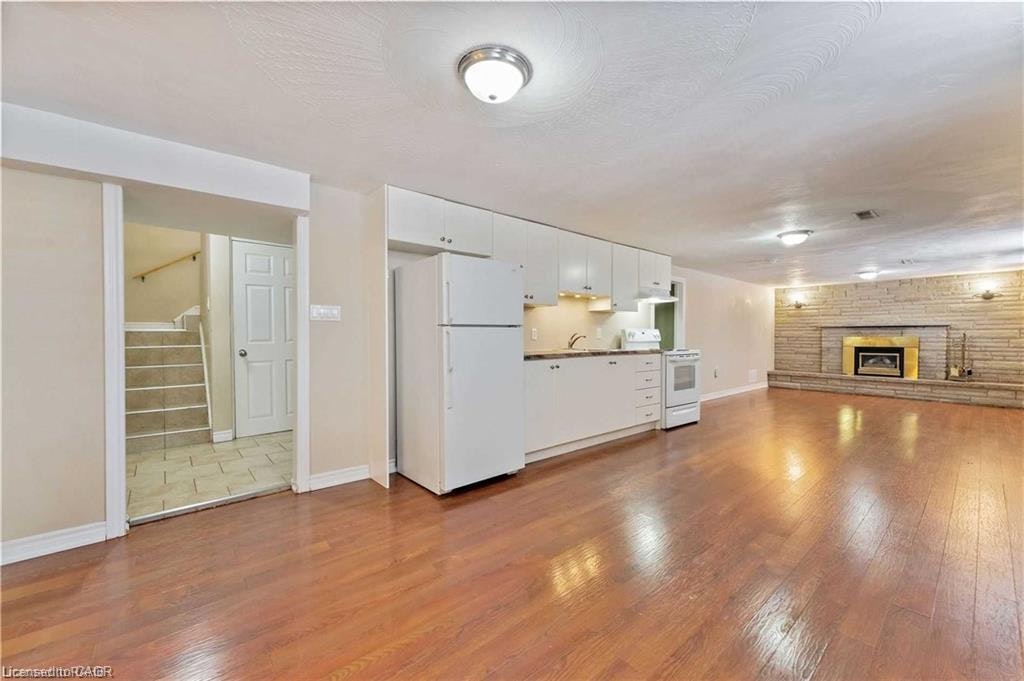 Basement-864 Upper Ottawa Street, Hamilton, ON, L8T 3V5