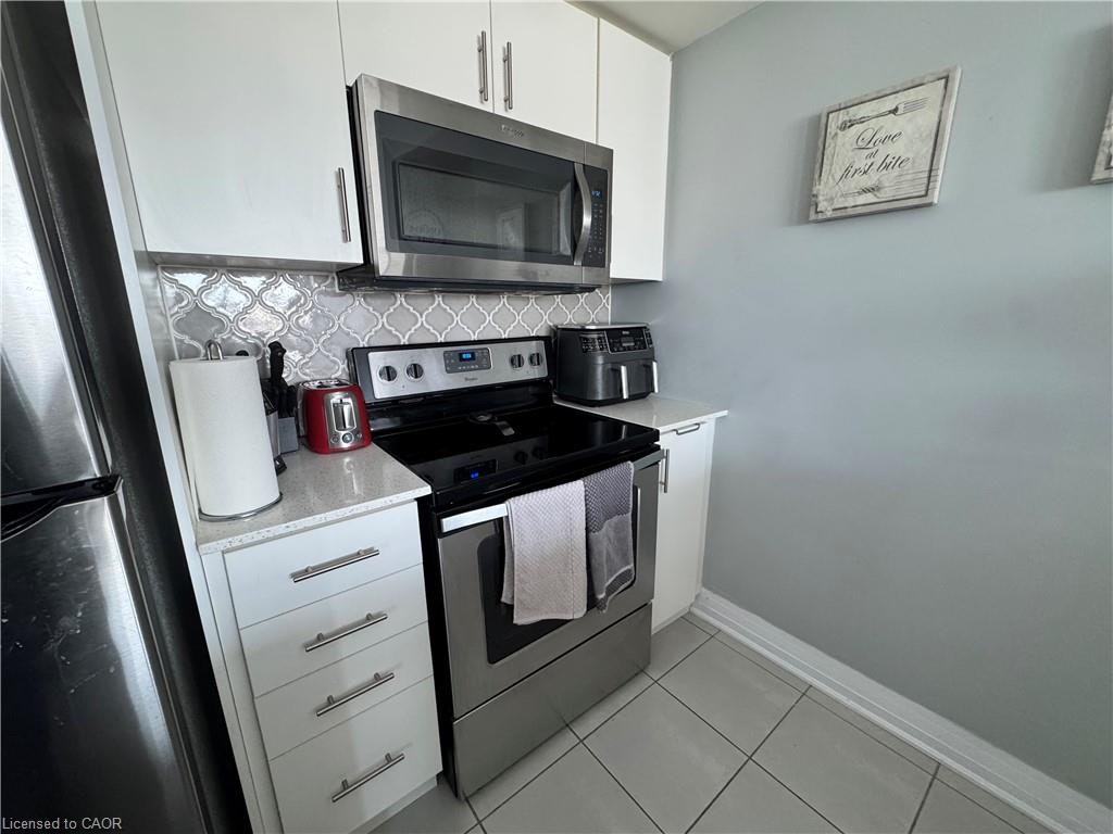 404-10 Concord Place, Grimsby, ON, L3M 0G6 - 11