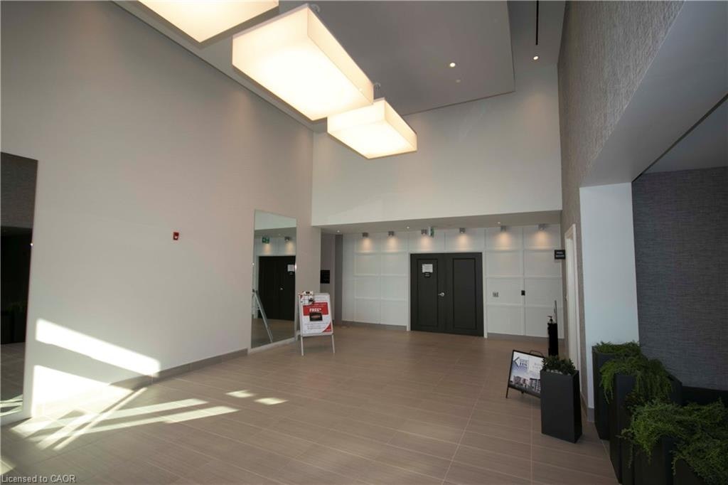 210-102 Grovewood Common, Oakville, ON, L6H 0X3 - 2