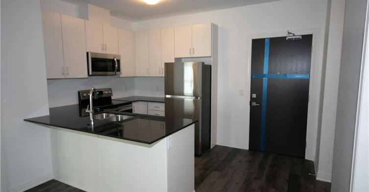 210-102 Grovewood Common, Oakville, ON, L6H 0X3 - 4