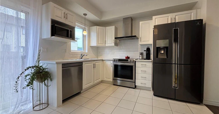 11 Birot Lane, Hamilton, ON, L9K 0K1 - 7
