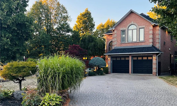 85 Waterford Crescent