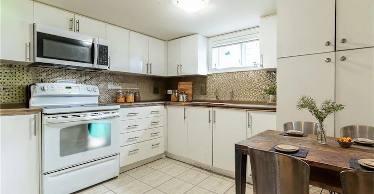 2-609 Mohawk Road E, Hamilton, ON, L8V 2J8 - 2