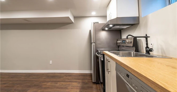 B-50 Burris Street, Hamilton, ON, L8M 2J4 - 3