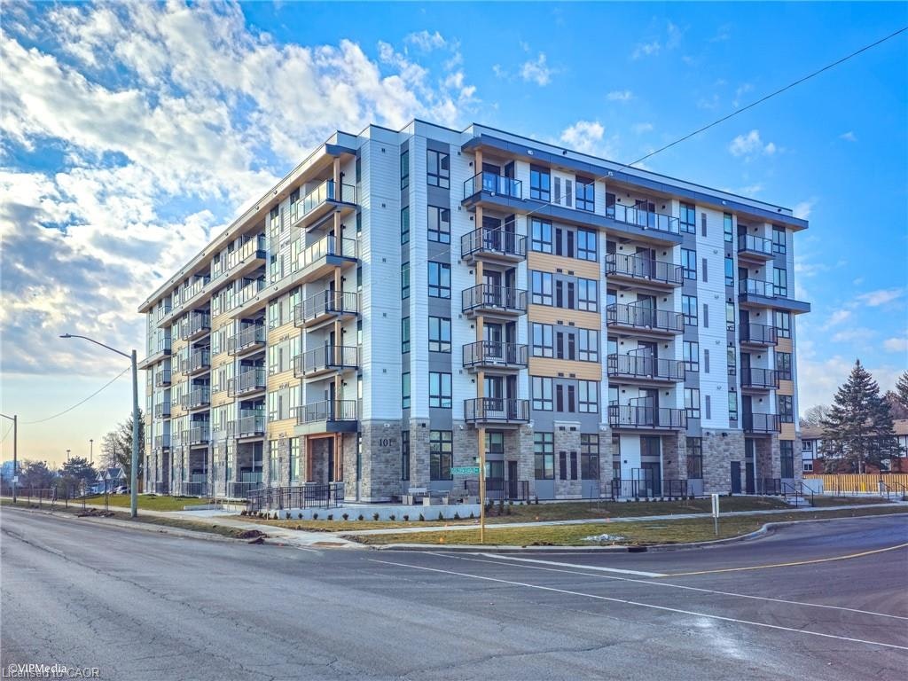 308-101 Golden Eagle Road, Waterloo, ON, N2V 1C3 - 2