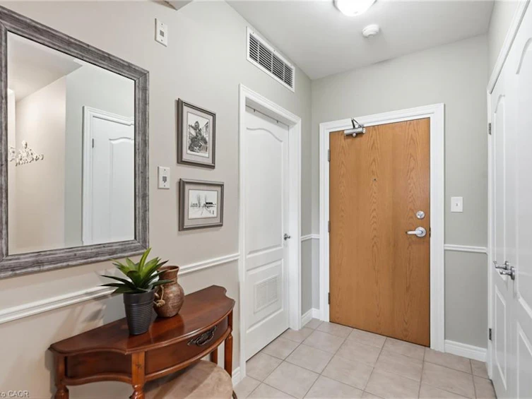 202-59 Critzia Drive, Hamilton, ON, L0R 1W0 - 3