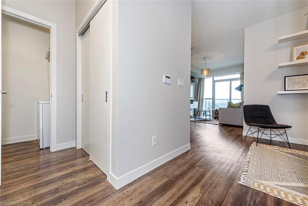 611-2081 Fairview Street, Burlington, ON, L7R 0E4 - 3
