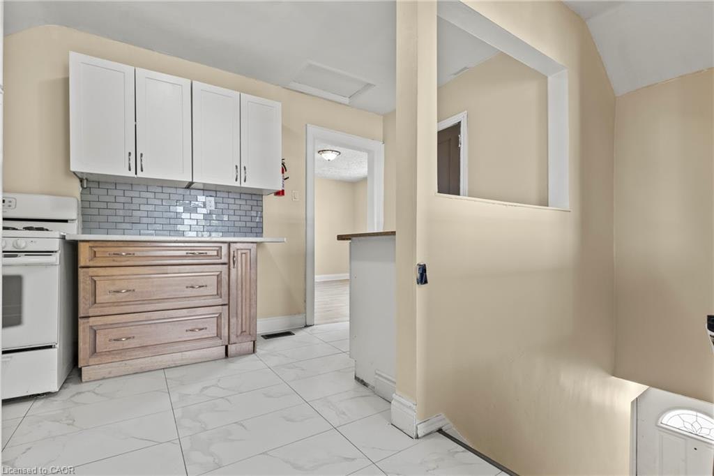 Upper-1 West Street N, Thorold, ON, L2V 2R8 - 3