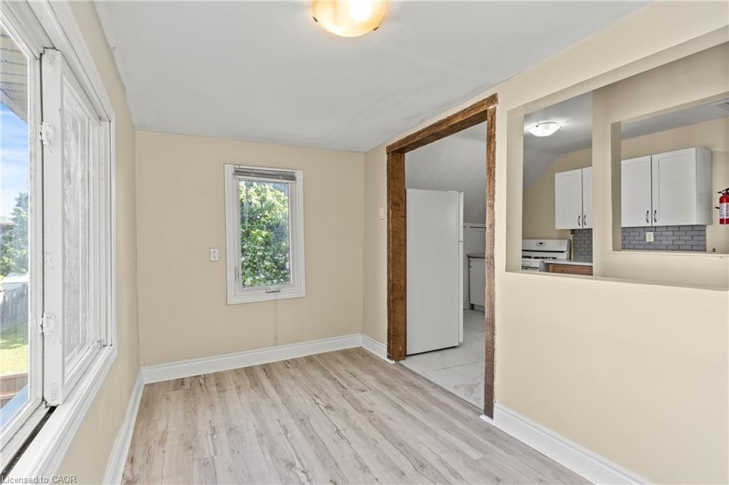Upper-1 West Street N, Thorold, ON, L2V 2R8 - 9