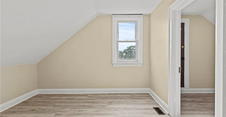 Upper-1 West Street N, Thorold, ON, L2V 2R8 - 15