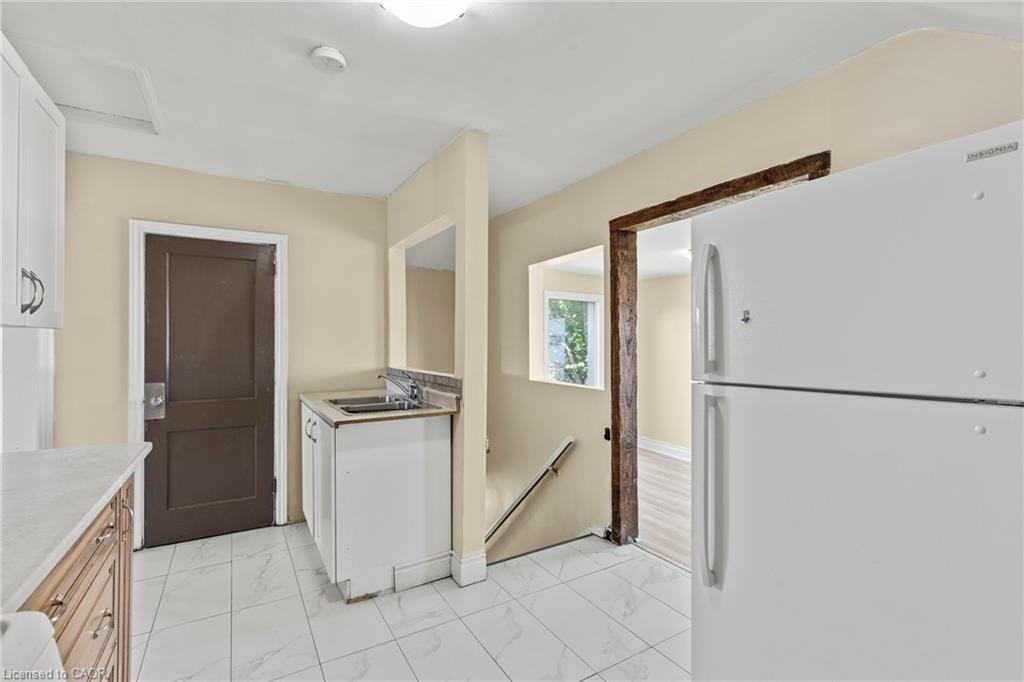Upper-1 West Street N, Thorold, ON, L2V 2R8 - 7