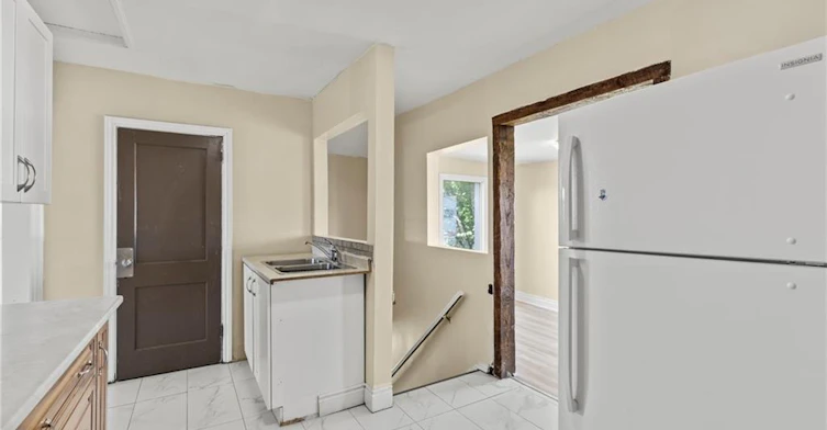 Upper-1 West Street N, Thorold, ON, L2V 2R8 - 7