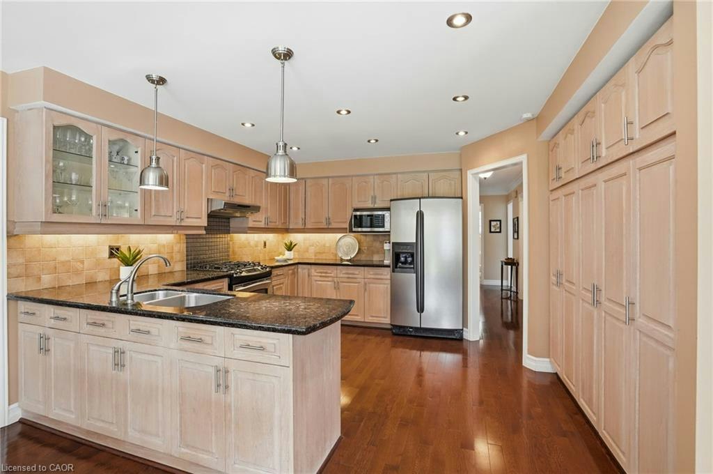 4129 Millcroft Park Drive, Burlington, ON, L7M 3V1 - 12