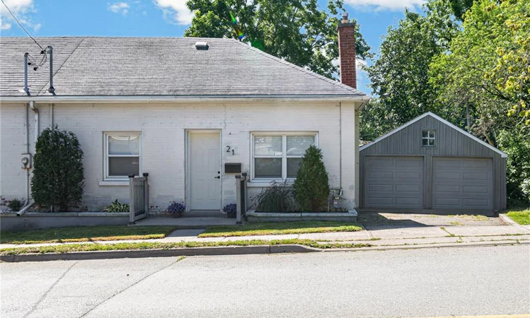 21 Cedar Street