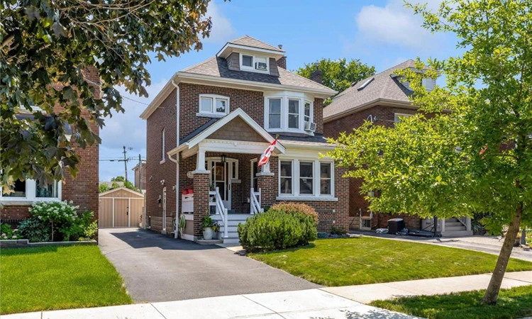 99 Tuxedo Avenue S