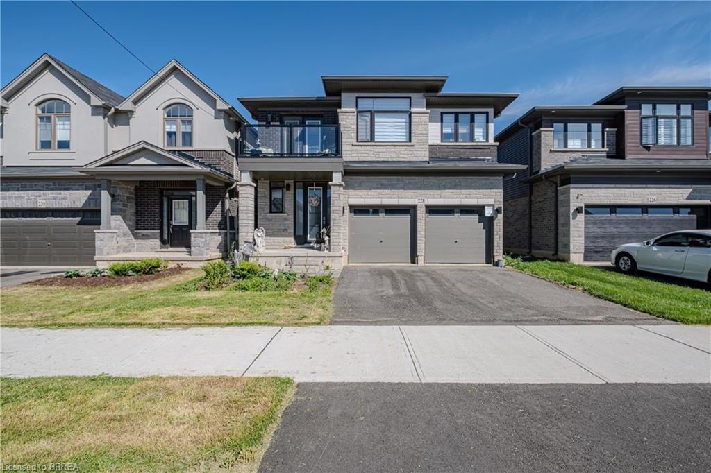 228 Longboat Run W, Brantford, ON, N3T 0X1