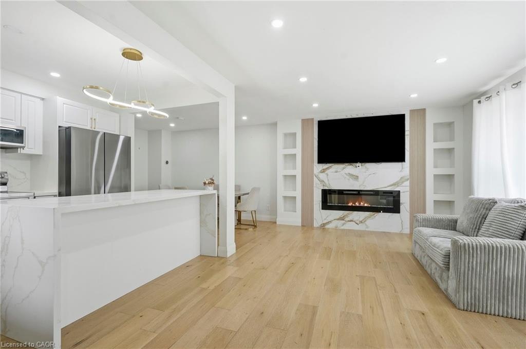 Upper-47 Barrington Drive, Welland, ON, L3C 5Z8