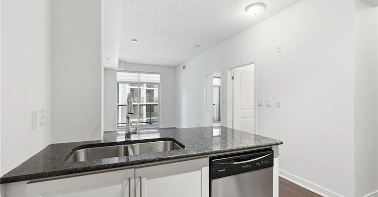 201-90 Charlton Avenue W, Hamilton, ON, L8P 0B4 - 12