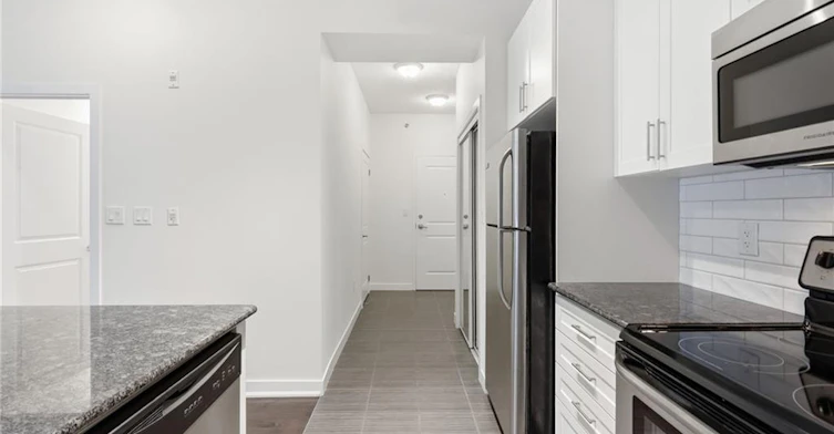 201-90 Charlton Avenue W, Hamilton, ON, L8P 0B4 - 11