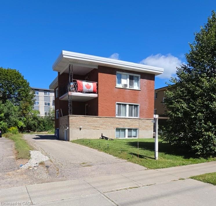 18 High Street, Waterloo, ON, N2L 3X6