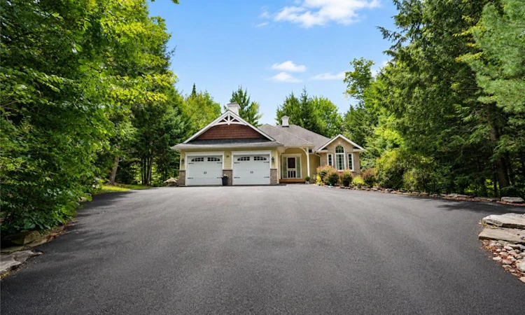 20 Deerhurst Highlands Drive