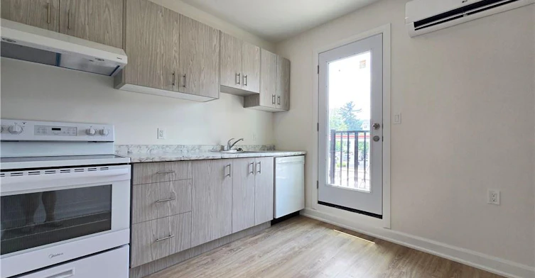 2-63 Main Street E, Grimsby, ON, L3M 1M7 - 4