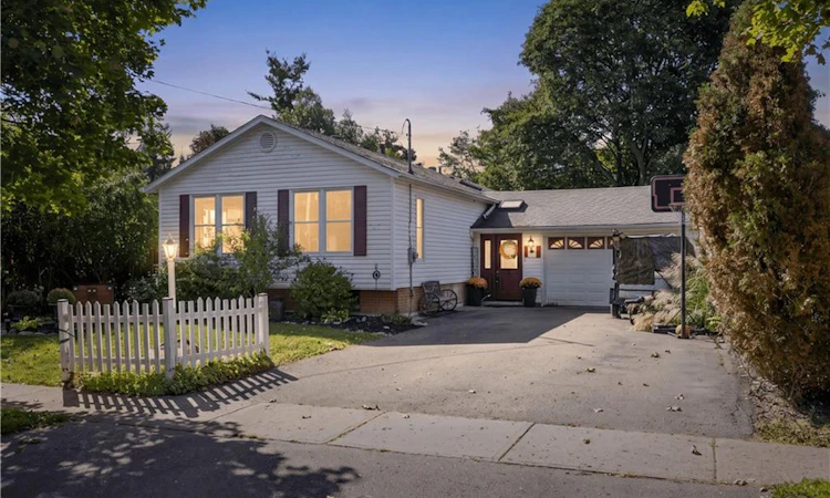 32 Chelvin Drive